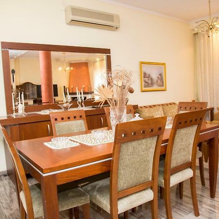 Veta'S Spacious Central Apartment 세레스 외부 사진