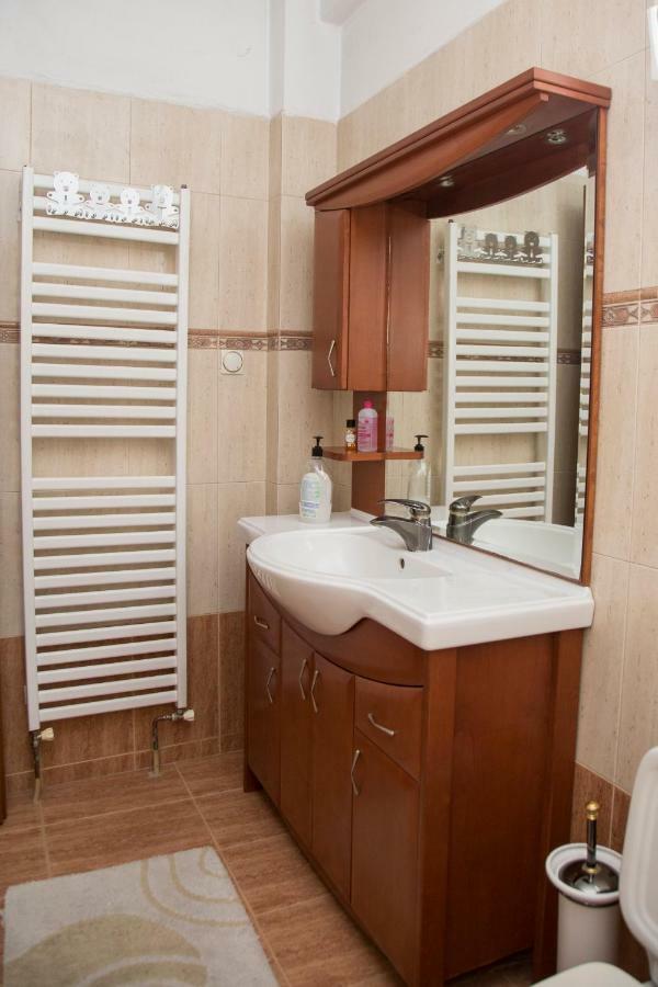 Veta'S Spacious Central Apartment 세레스 외부 사진