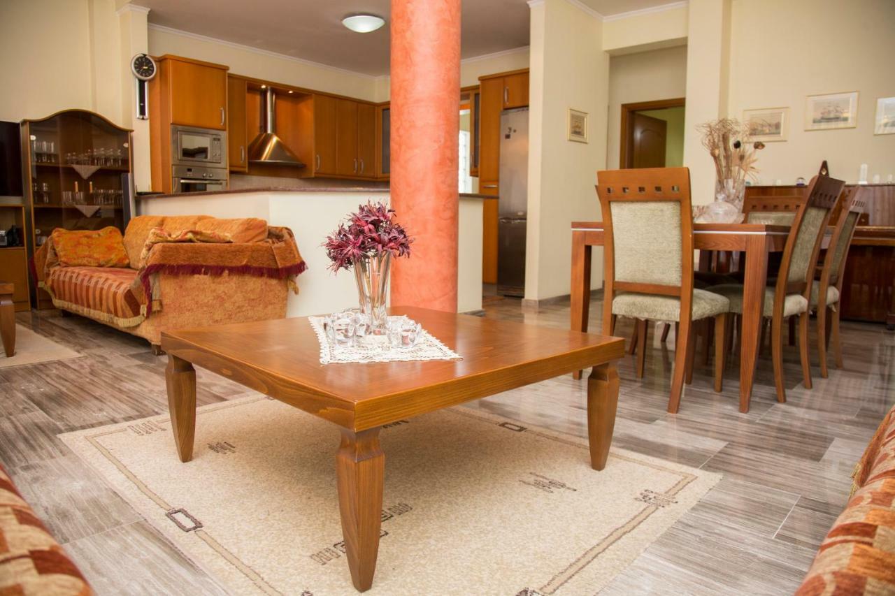 Veta'S Spacious Central Apartment 세레스 외부 사진