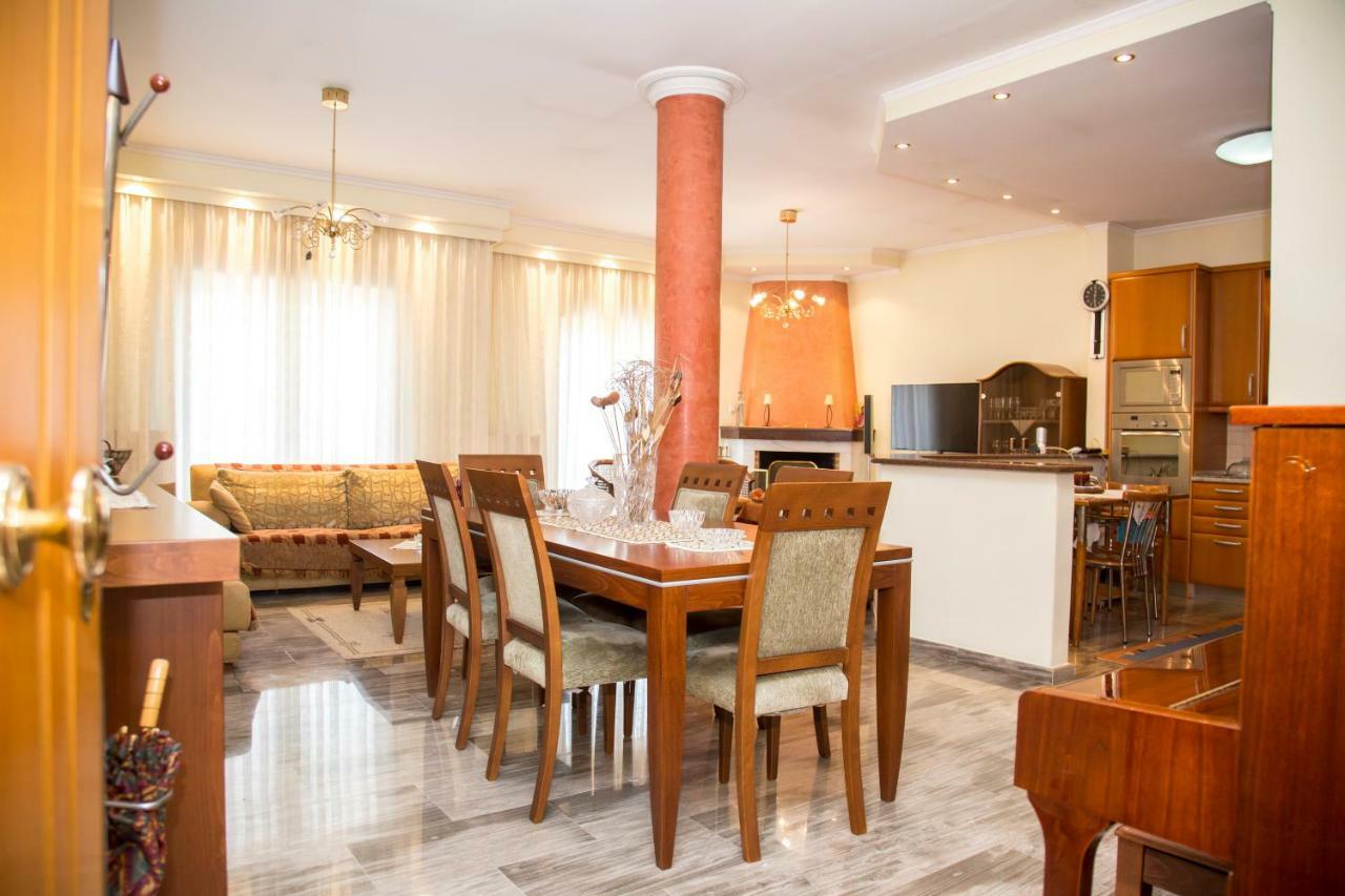 Veta'S Spacious Central Apartment 세레스 외부 사진